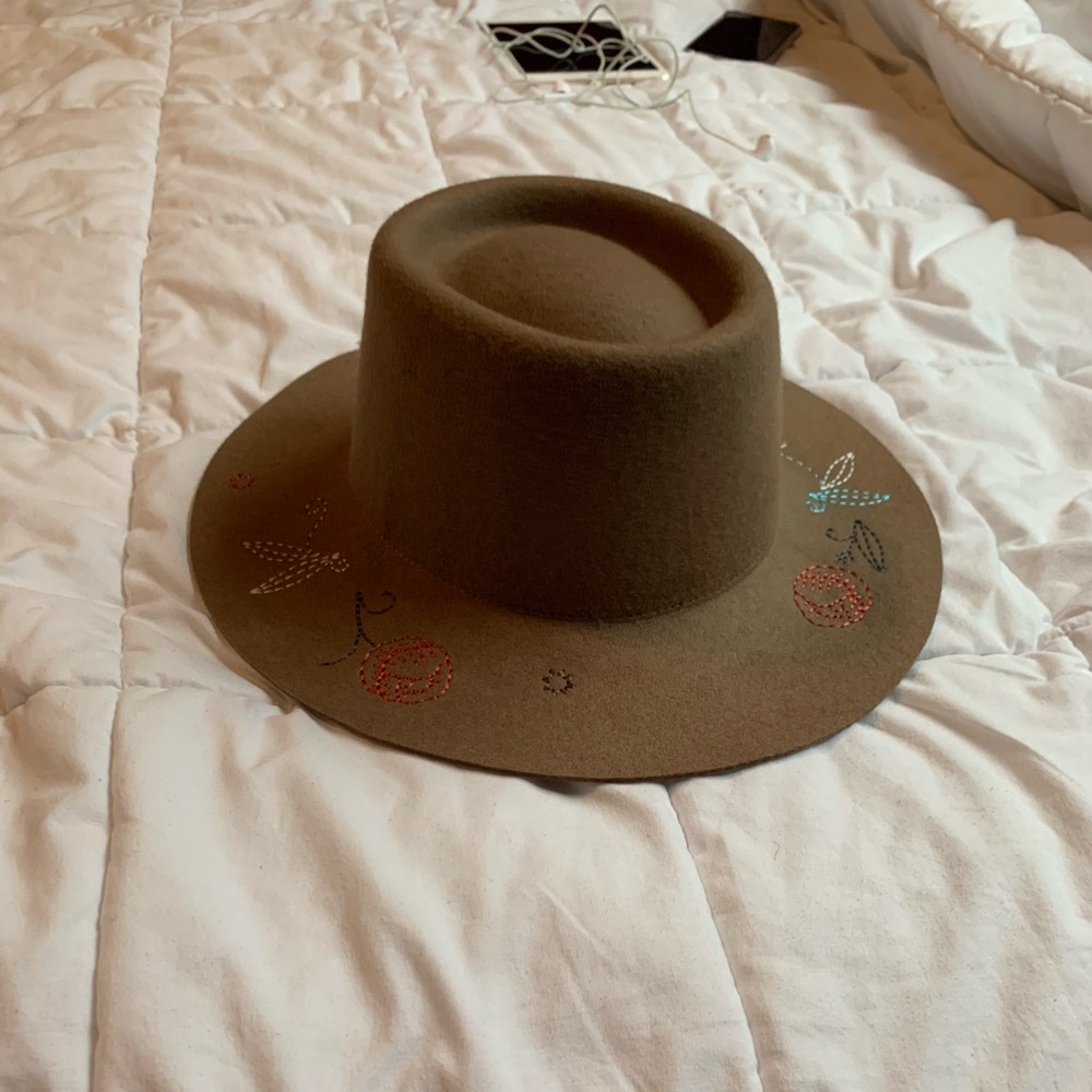 Francesca’s Cute Women Tan embroidered top hat